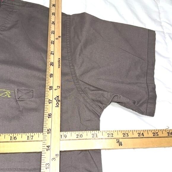 Iguana Med Gray V-Neck Scrub Top L/G - Picture 7 of 7